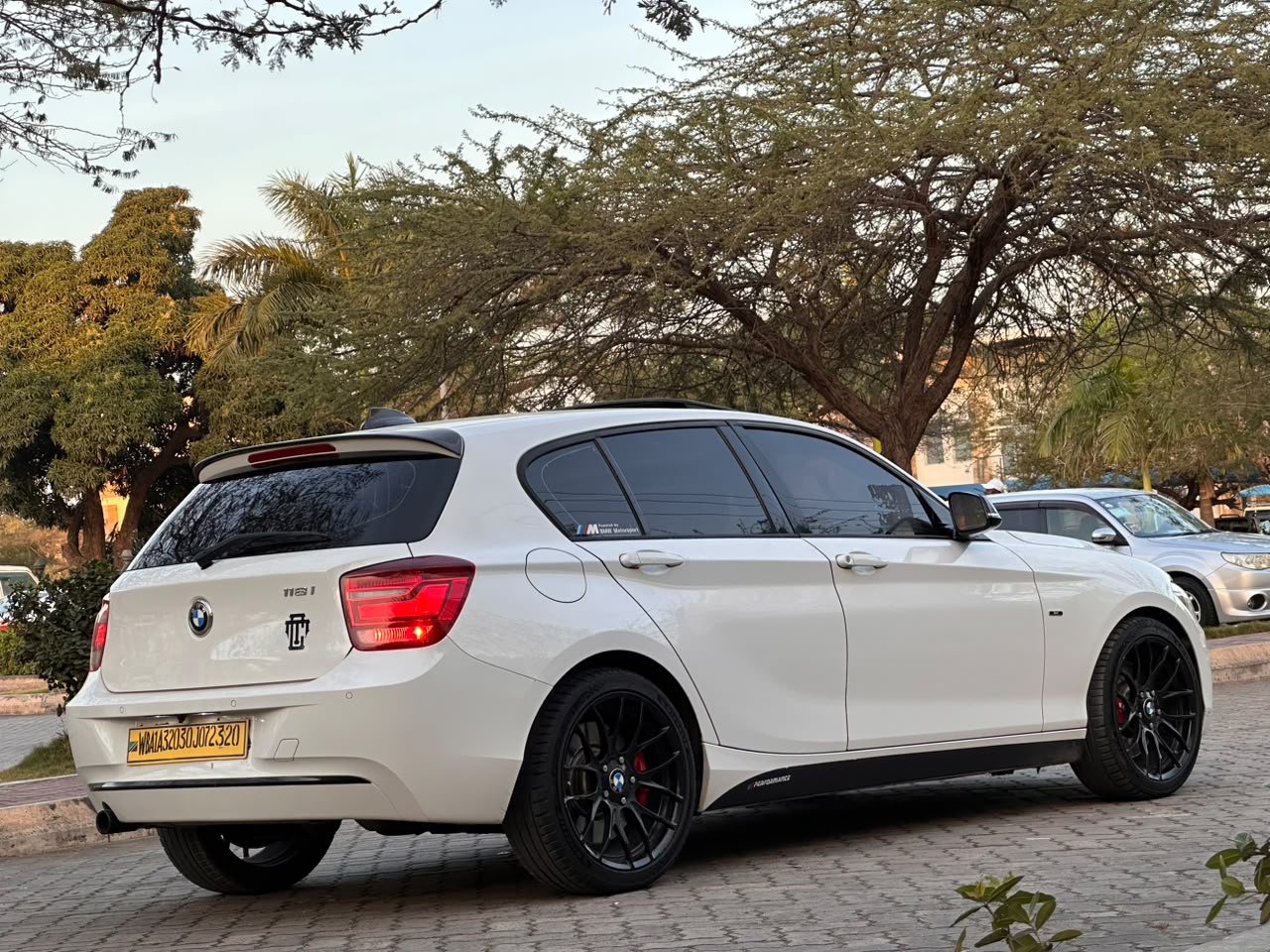 BMW 1 SERIES thumbnail 3